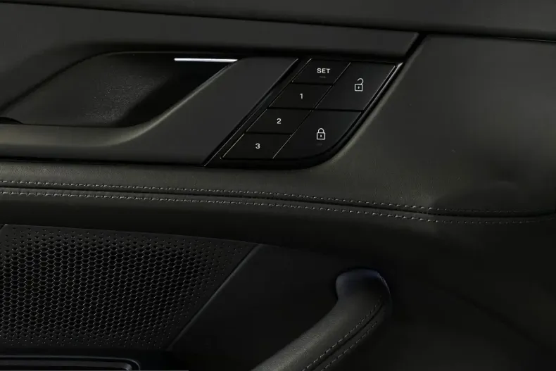 Porsche Taycan din 2023 cu 24.200 km - oferta POR199563 - foto 26