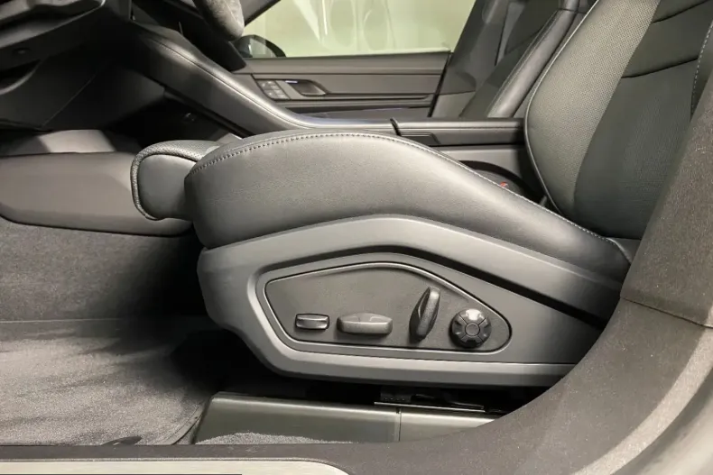 Porsche Taycan din 2023 cu 24.200 km - oferta POR199563 - foto 27