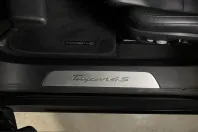 Porsche Taycan din 2023 cu 24.200 km - oferta POR199563 - foto 28