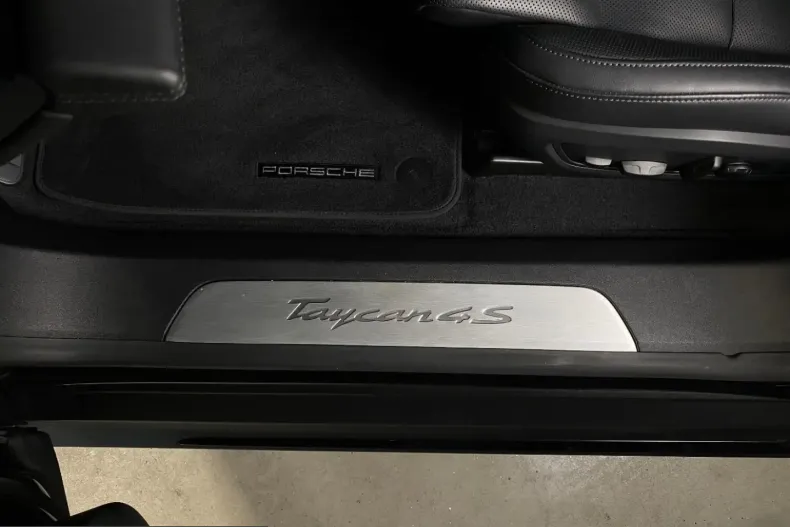 Porsche Taycan din 2023 cu 24.200 km - oferta POR199563 - foto 28