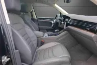 Volkswagen Touareg din 2024 cu 77.645 km - oferta VOL199565 - foto 8