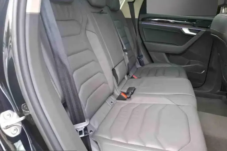 Volkswagen Touareg din 2024 cu 77.645 km - oferta VOL199565 - foto 9