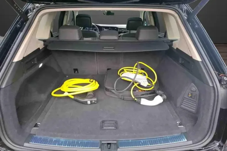 Volkswagen Touareg din 2024 cu 77.645 km - oferta VOL199565 - foto 10