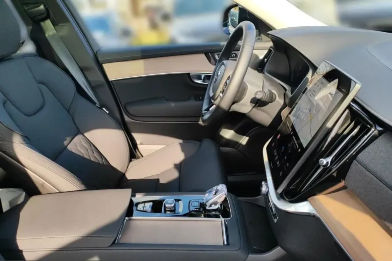 Volvo XC90 din 2025 cu 24.400 km - oferta VOL199571 - foto 22