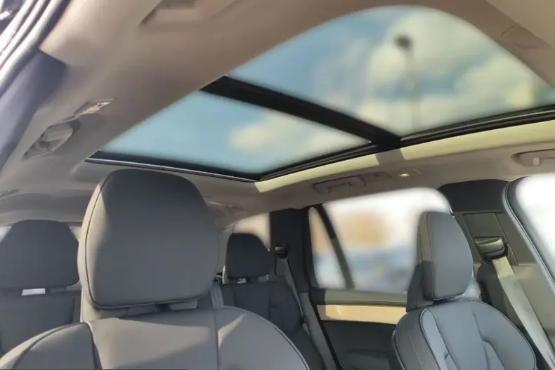 Volvo XC90 din 2025 cu 24.400 km - oferta VOL199571 - foto 23