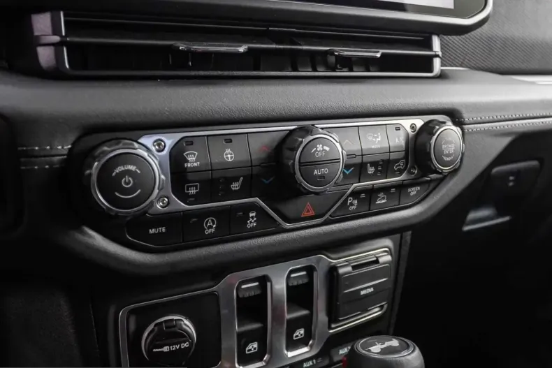 Jeep Wrangler din 2026 cu 10 km - oferta JEE199573 - foto 12