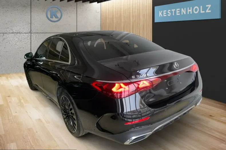 Mercedes-Benz E 300 (Clasa E) din 2023 cu 7.339 km - oferta MER199580 - foto 4