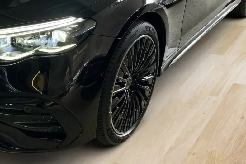 Mercedes-Benz E 300 (Clasa E) din 2023 cu 7.339 km - oferta MER199580 - foto 6