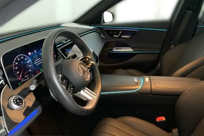 Mercedes-Benz E 300 (Clasa E) din 2023 cu 7.339 km - oferta MER199580 - foto 7