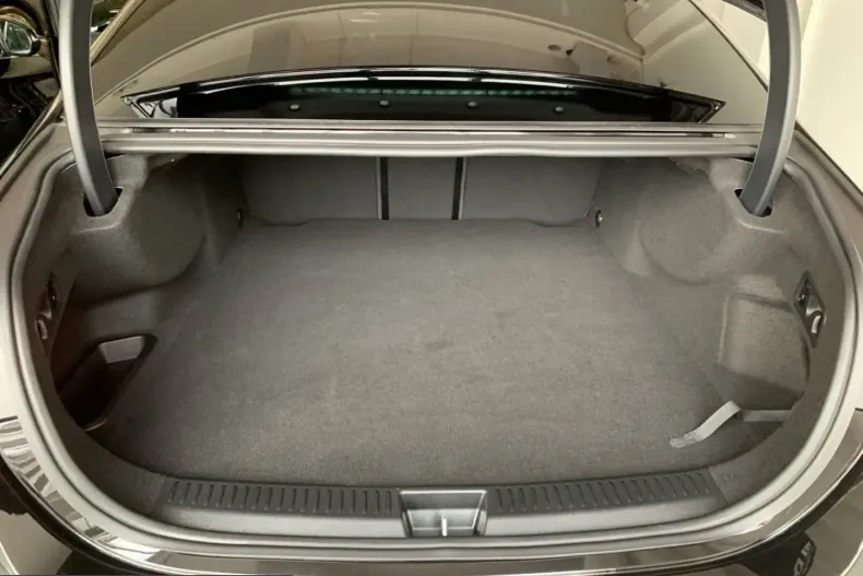 Mercedes-Benz E 300 (Clasa E) din 2023 cu 7.339 km - oferta MER199580 - foto 12