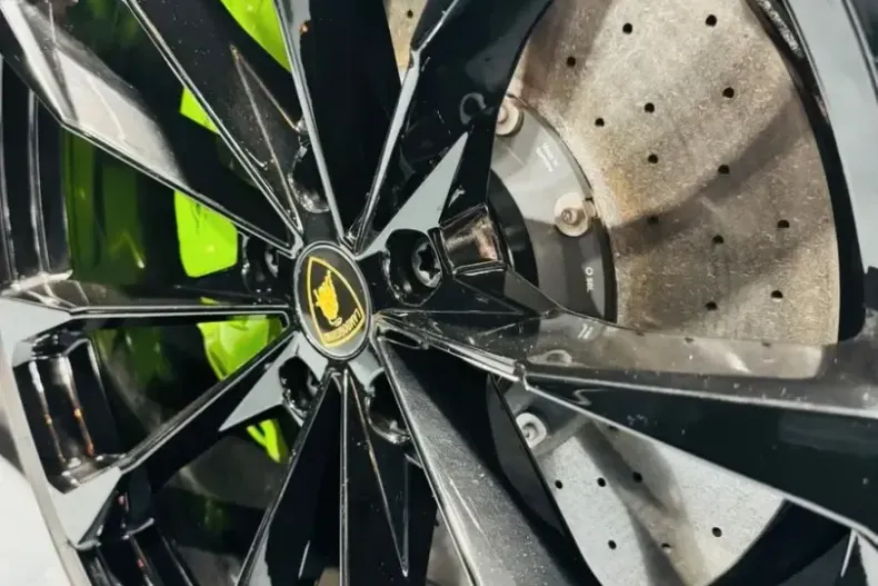 Lamborghini Urus din 2023 cu 9.812 km - oferta LAM199583 - foto 9