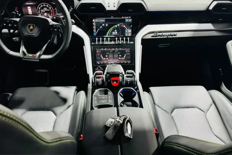 Lamborghini Urus din 2023 cu 9.812 km - oferta LAM199583 - foto 11