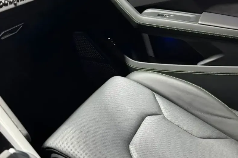 Lamborghini Urus din 2023 cu 9.812 km - oferta LAM199583 - foto 19