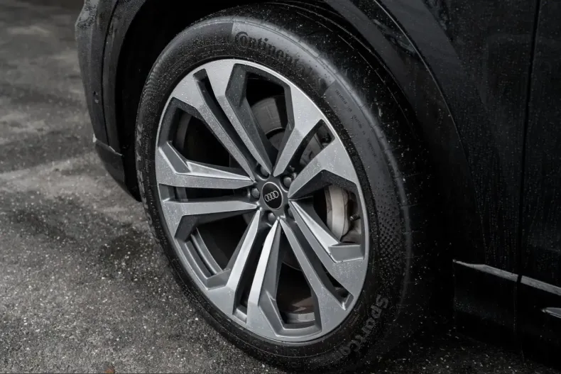 Audi Q8 din 2022 cu 93.570 km - oferta AUD199592 - foto 5