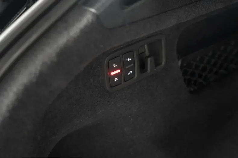 Audi Q8 din 2022 cu 93.570 km - oferta AUD199592 - foto 26