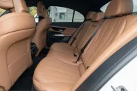 Mercedes-Benz E 300 (Clasa E) din 2024 cu 7.500 km - oferta MER199603 - foto 8