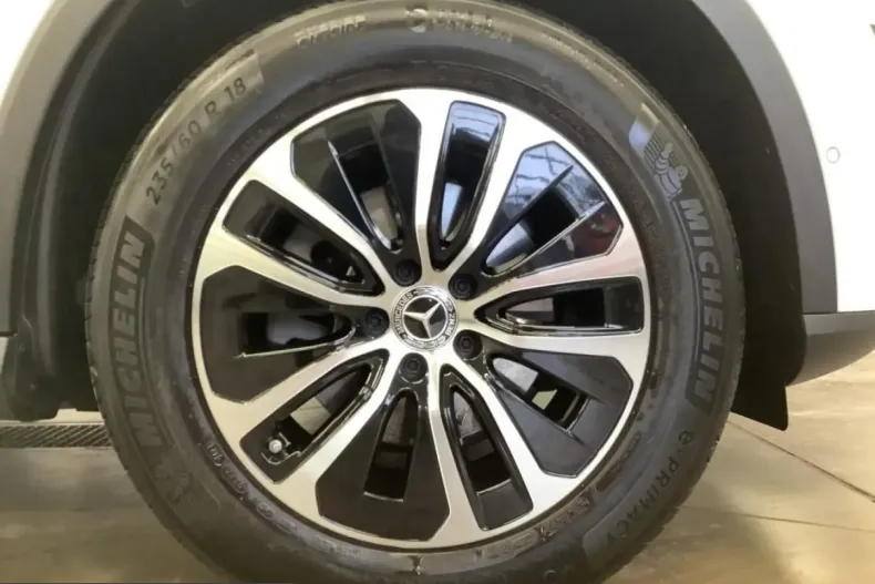 Mercedes-Benz GLC 200 (Clasa GLC) din 2024 cu 10.498 km - oferta MER199607 - foto 5