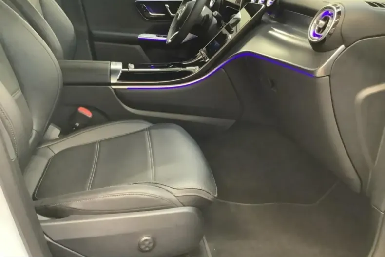 Mercedes-Benz GLC 200 (Clasa GLC) din 2024 cu 10.498 km - oferta MER199607 - foto 6