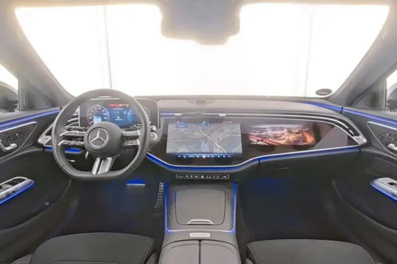 Mercedes-Benz E 300 (Clasa E) din 2025 cu 9.188 km - oferta MER199625 - foto 6