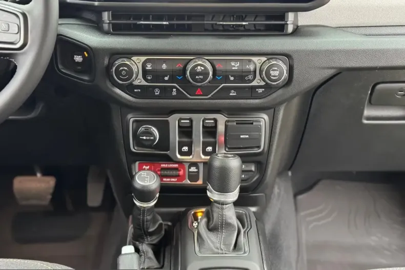 Jeep Wrangler din 2026 cu 50 km - oferta JEE199641 - foto 12