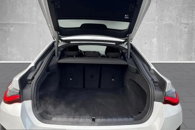 BMW 430i (Seria 4) din 2024 cu 7.254 km - oferta BMW199642 - foto 14