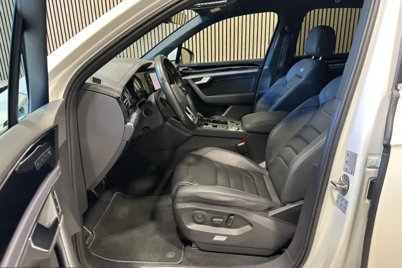 Volkswagen Touareg din 2021 cu 68.790 km - oferta VOL199682 - foto 4