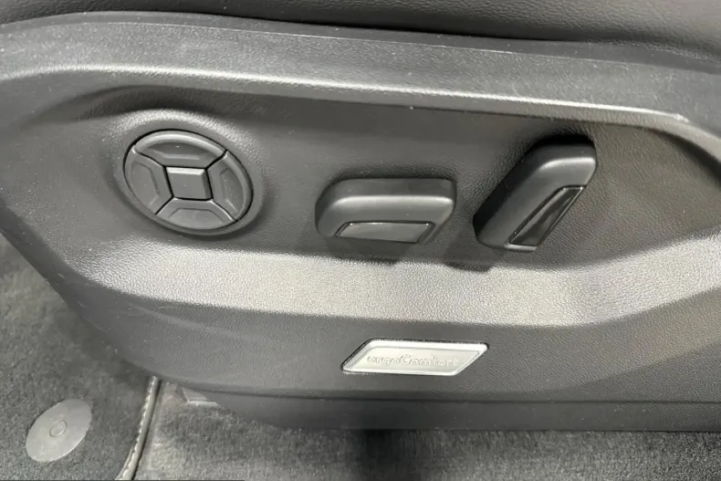 Volkswagen Touareg din 2021 cu 68.790 km - oferta VOL199682 - foto 5