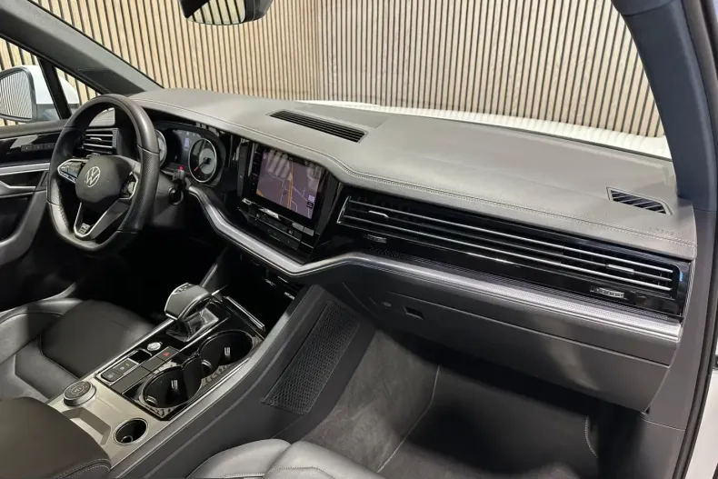 Volkswagen Touareg din 2021 cu 68.790 km - oferta VOL199682 - foto 9