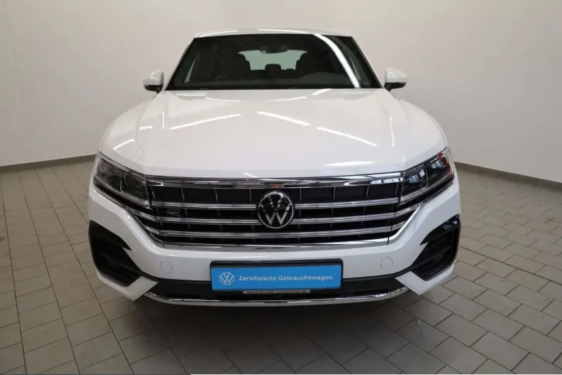 Volkswagen Touareg din 2022 cu 48.283 km - oferta VOL199685 - foto 2