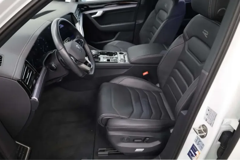 Volkswagen Touareg din 2022 cu 48.283 km - oferta VOL199685 - foto 5