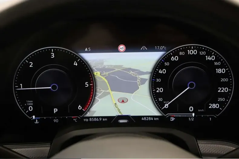 Volkswagen Touareg din 2022 cu 48.283 km - oferta VOL199685 - foto 8