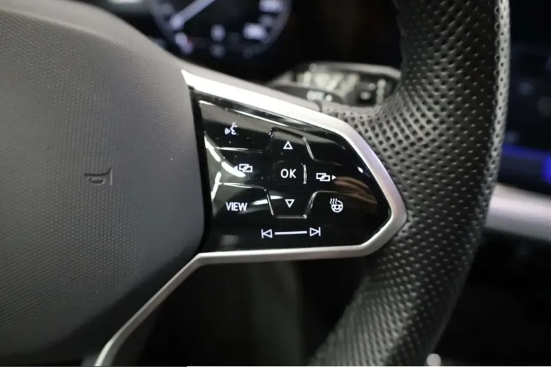 Volkswagen Touareg din 2022 cu 48.283 km - oferta VOL199685 - foto 10