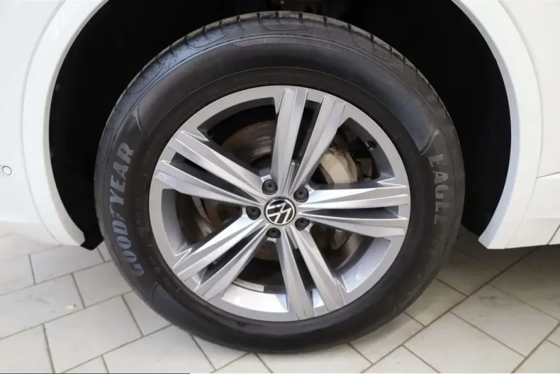 Volkswagen Touareg din 2022 cu 48.283 km - oferta VOL199685 - foto 19