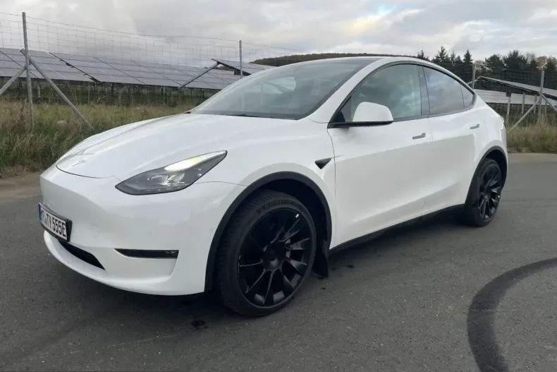 Tesla Model Y din 2022 cu 56.500 km - oferta TES199688 - foto 2