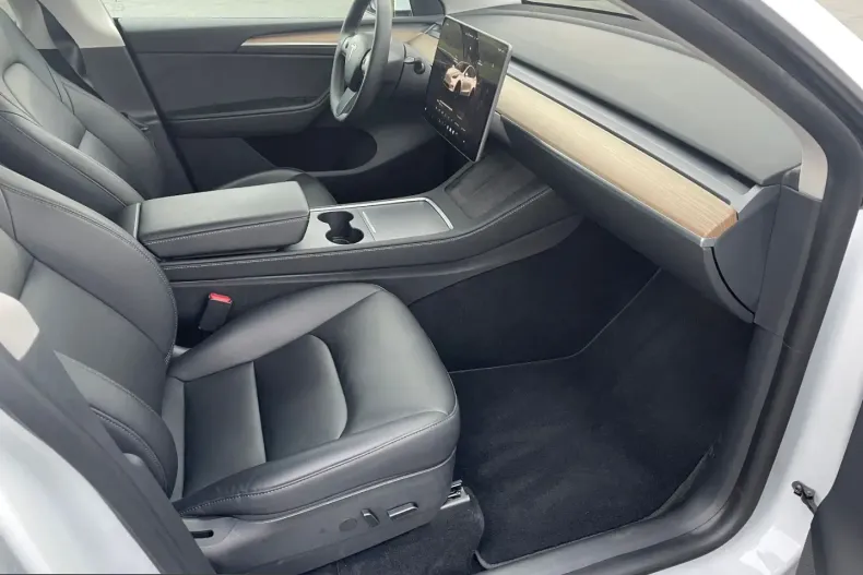 Tesla Model Y din 2022 cu 56.500 km - oferta TES199688 - foto 10