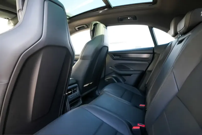 Porsche Macan din 2025 cu 4.500 km - oferta POR199691 - foto 19