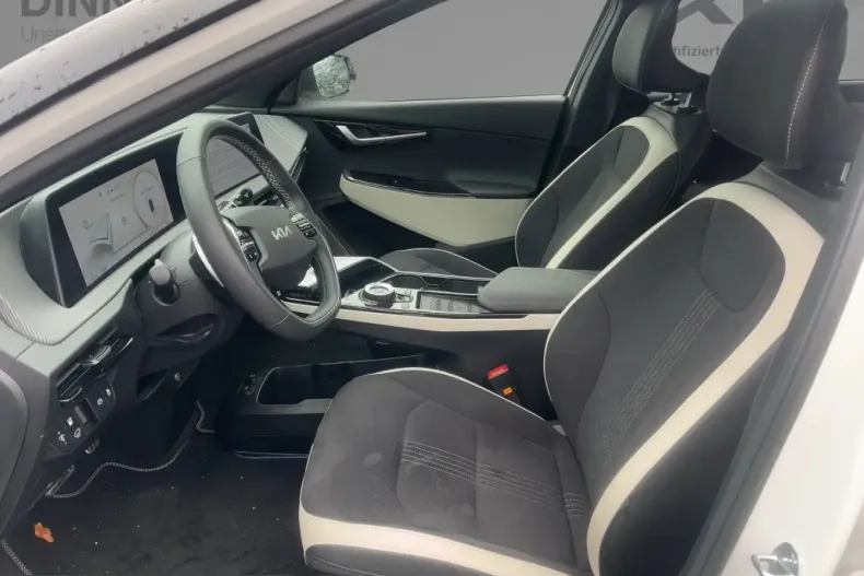 Kia EV6 din 2024 cu 7.000 km - oferta KIA199702 - foto 8