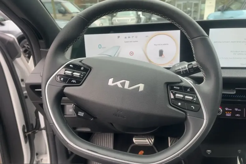 Kia EV6 din 2024 cu 7.000 km - oferta KIA199702 - foto 11