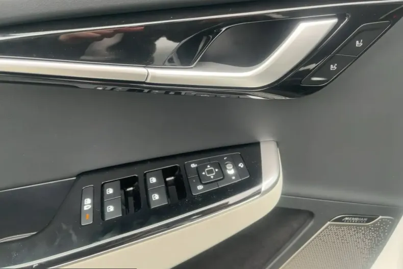 Kia EV6 din 2024 cu 7.000 km - oferta KIA199702 - foto 17