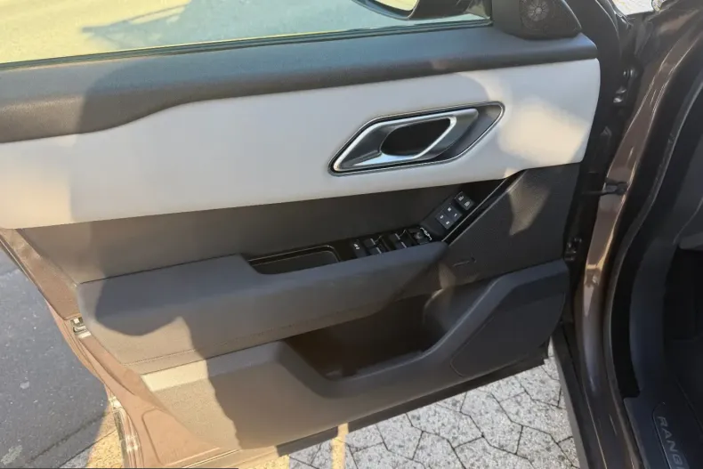 Land Rover Range Rover Velar din 2024 cu 44.800 km - oferta LAN199703 - foto 13