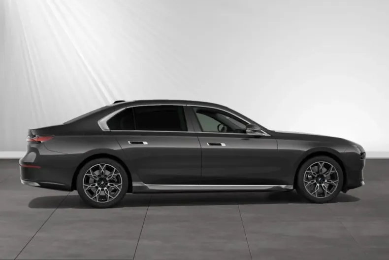 BMW 750 (Seria 7) din 2024 cu 31.920 km - oferta BMW199718 - foto 3