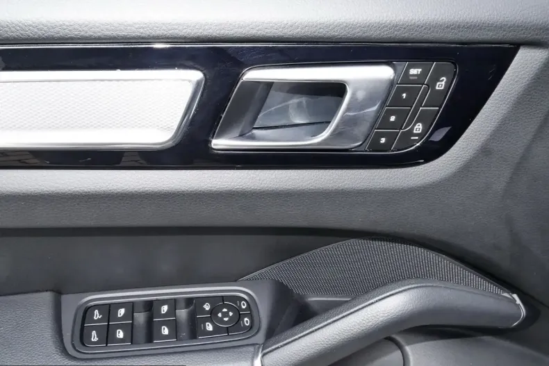 Porsche Cayenne din 2023 cu 36.785 km - oferta POR199720 - foto 19