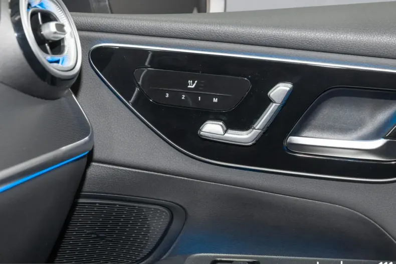 Mercedes-Benz GLC 200 (Clasa GLC) din 2024 cu 18.042 km - oferta MER199729 - foto 12