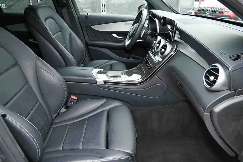 Mercedes-Benz GLC 300 (Clasa GLC) din 2023 cu 33.004 km - oferta MER199730 - foto 6