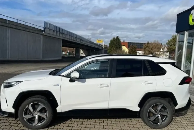 Toyota RAV4 din 2022 cu 63.704 km - oferta TOY199733 - foto 3