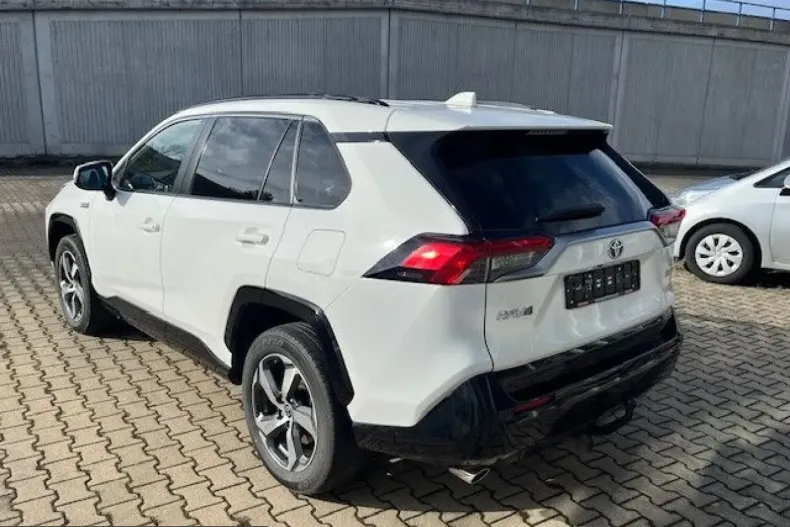 Toyota RAV4 din 2022 cu 63.704 km - oferta TOY199733 - foto 4