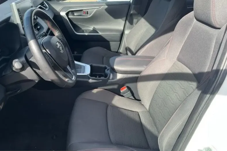 Toyota RAV4 din 2022 cu 63.704 km - oferta TOY199733 - foto 7