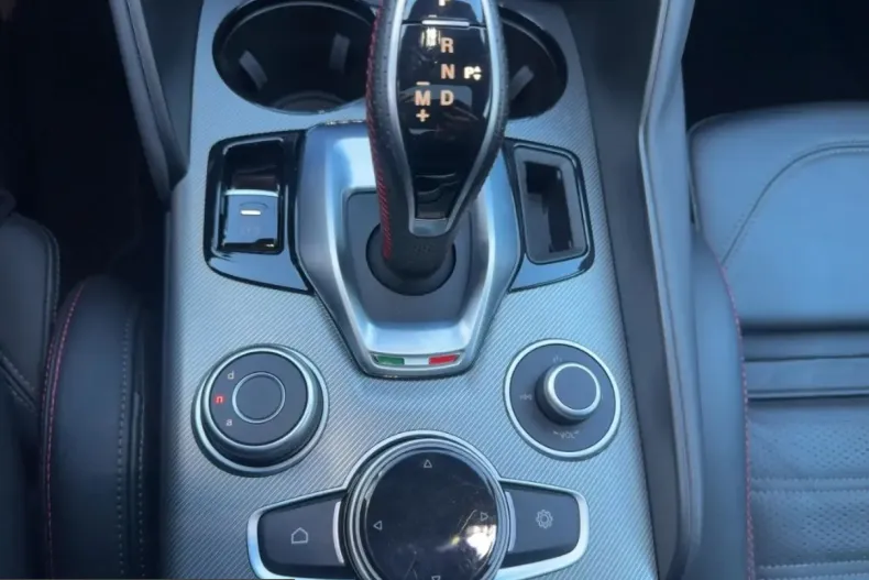 Alfa Romeo Giulia din 2023 cu 11.100 km - oferta ALF199737 - foto 15