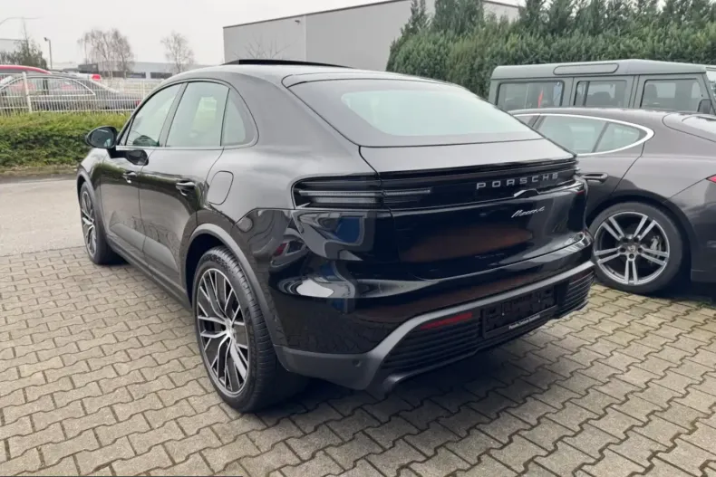 Porsche Macan din 2025 cu 6.000 km - oferta POR199739 - foto 2