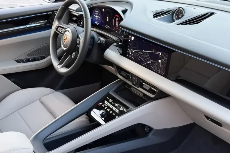 Porsche Macan din 2025 cu 9.300 km - oferta POR199744 - foto 2